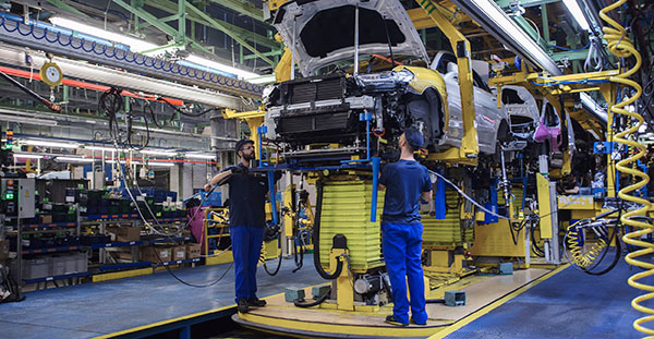 Ford inicia la producción del Mondeo Hybrid en Almussafes