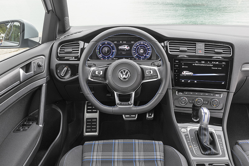 Volkswagen Golf GTE interior