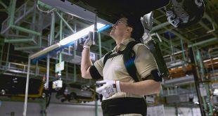 Ford estrena exoesqueletos en su planta de Almussafes