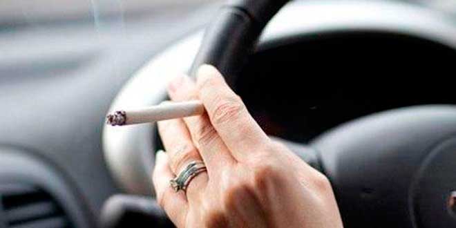 Sabias qué... te pueden multar por fumar al volante
