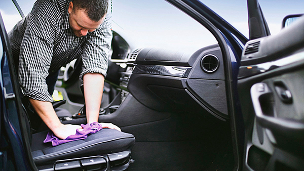 Las mejores formas de desinfectar el coche antes de viajar